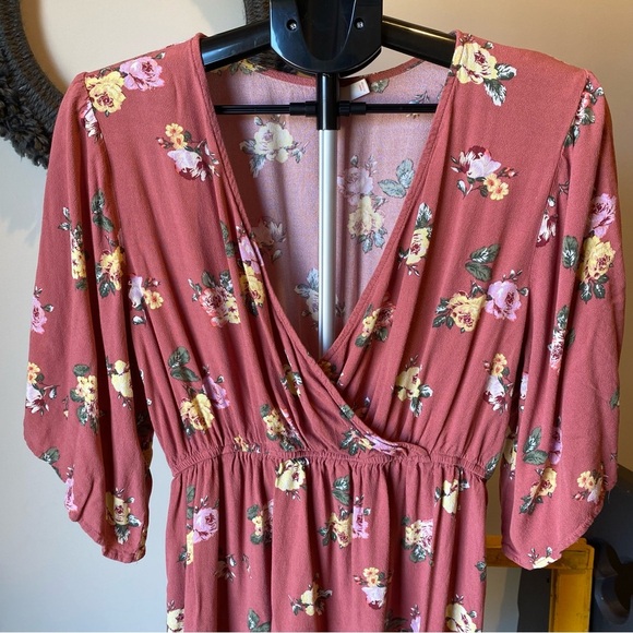 Floral V-Neck Blouse - Pink - Picture 2 of 4
